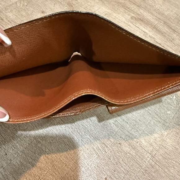 Louis Vuitton Men’s Wallet (Full Set) - Picture 14 of 15